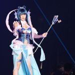 コスプレイヤー・えなこが御伽噺の世界観を表現した艶やかな衣装で関コレ初出演！＜関コレ2021 A/W＞