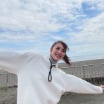 石川恋、テンション爆上げ満面笑みのオフショットに「素敵」「すごく楽しそう」