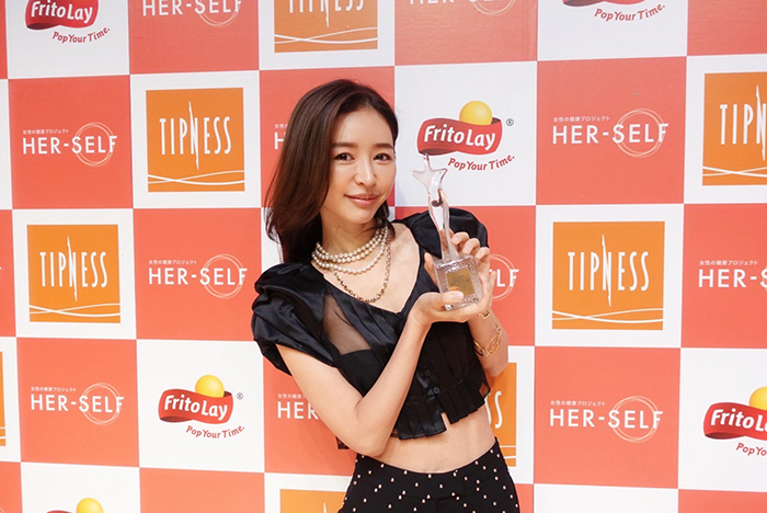 加治ひとみが「2021美養腸活クイーン」受賞