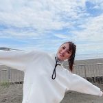 石川恋、テンション爆上げ満面笑みのオフショットに「素敵」「すごく楽しそう」