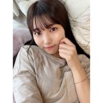 JamsCollection 坂東遥、寝そべりすっぴんショットでツヤ肌披露