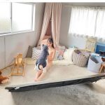 NMB48 本郷柚巴、ぬいぐるみとたわむれるビキニオフショットが可愛すぎる!