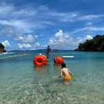 NMB48 本郷柚巴、笑顔あふれる水着オフショットに絶賛の声ぞくぞく