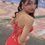 dela 今田希、後ろ姿で魅了する紐ビキニ姿に反響ぞくぞく