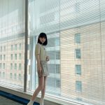 堀未央奈、クラシカルな秋コーデでスレンダーな美脚を披露！「スタイルえっぐ」