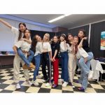 NiziU（ニジュー）、SUPERSONICの舞台裏を公開！メンバー集合写真も。