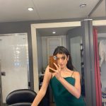 ローラ、自然体の美が眩しいキャミソール姿を披露！「大人っぽくて美しい」