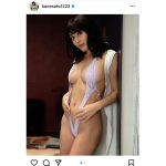 金子智美、肌見せギリギリのVレグショットで悩殺