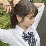 Peel the Apple 黒嵜菜々子、制服姿でポニーテールを結ぶ4コマが話題