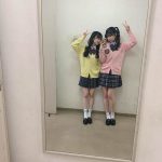 HKT48 水上凜巳花、渡部愛加里と制服2ショット披露「強すぎる」と話題に
