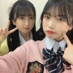 HKT48 水上凜巳花、渡部愛加里と制服2ショット披露「強すぎる」と話題に
