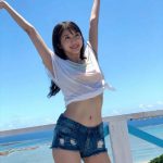 モー娘。牧野真莉愛、くびれ＆腹筋割れのヘルシースタイルに釘付け