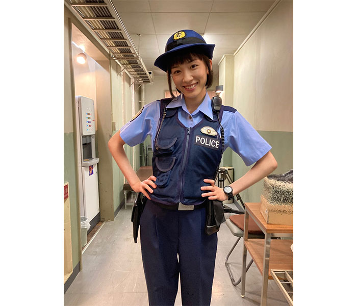 永野芽郁、『ハコヅメ』待機中のお茶目なオフショットに「可愛いすぎ!」「まじ天使」と反響