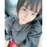 平祐奈、優しく微笑む『上目遣いショット』に「月と同じくらい癒されました」と反響