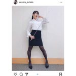 上坂すみれ、スーツ×黒タイツ姿でファンをねぎらい