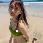 小山璃奈、素肌がまぶしい水着ショット公開!「夏やっと来た」
