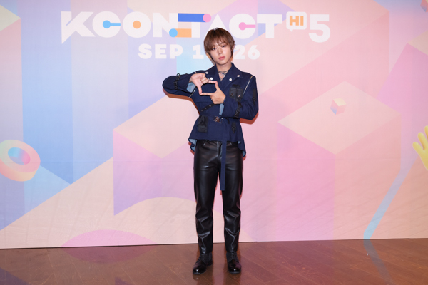 【写真特集】元Wanna One・パク・ジフン (박지훈)『KCON:TACT HI 5』に登場！