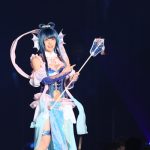 コスプレイヤー・えなこが御伽噺の世界観を表現した艶やかな衣装で関コレ初出演！＜関コレ2021 A/W＞
