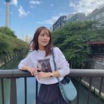 石川恋、ふわふわ揺れるお気に入りスカートで秋私服姿を公開