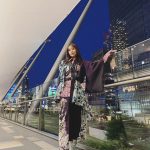 石川恋、一目惚れしたアウターを着こなす姿に「色っぽさもあり大人のかっこいい女性って感じ」