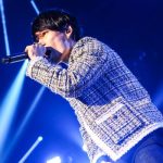 綾野剛、UVERworldのライブにサプライズ登場!「アバランチ」主題歌初披露を『援護射撃』