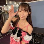 JamsCollection 坂東遥、チェック柄の衣装オフショットで美スタイル披露