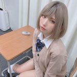 えなこが制服ギャルのコスプレ披露「可愛すぎてやばい」の声殺到