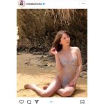 堀尾実咲、裸に見える透け感ハイレグ水着で悩殺