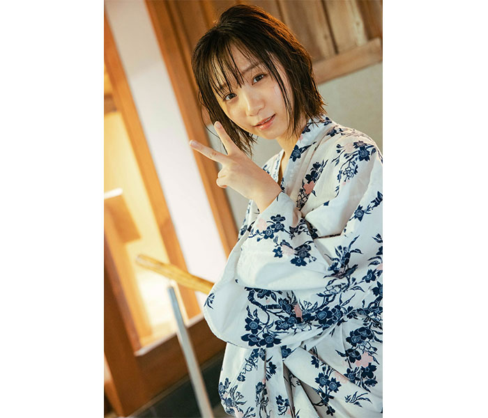 伊織もえ、2nd写真集の重版決定! 温泉オフショットも公開