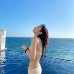 YouTuber美女さおりん、水着姿で透明感あふれる白肌ボディを披露！「可愛すぎる」「天使やん」