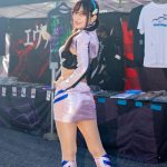 霧島聖子、オヘソとくびれが美しいエヴァレーシングの真希波コスを披露！「可愛いです」