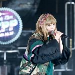 きゃりーぱみゅぱみゅが、京都鉄道博物館でスペシャルオンラインライブ開催! 扇形機関庫を前にパフォーマンス