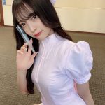elsy 神谷樹里奈、強すぎるミニ丈ナース服コスプレで美脚チラ見せ