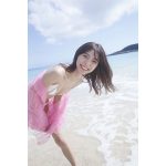 川津明日香、笑顔きらめく写真集アザーカットで腹筋美ボディも披露