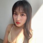 NMB48 川上千尋、光に浮かぶ腹筋割れの健康美ボディに釘付け