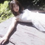 川津明日香、笑顔きらめく写真集アザーカットで腹筋美ボディも披露