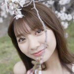 川津明日香、笑顔きらめく写真集アザーカットで腹筋美ボディも披露