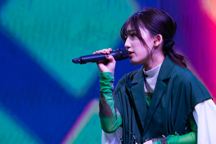 【ライブレポート】宮川愛李、配信ライブで変幻自在な歌声を届ける