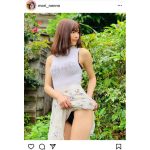 森のんの、ぴったりニット姿で美脚越しに下着チラリ