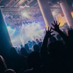 【ライブレポート】さくらしめじ、まるりとりゅうがを迎えたツーマンライブ開催 4人でアカペラの披露も