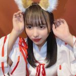 パラディーク 新谷真由、狐耳の巫女コスプレでキュートな上目遣い