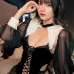 コスプレイヤー・夏目まどか、セクシーすぎる小悪魔コスプレで悩殺