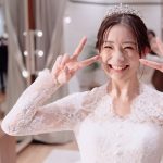 足立梨花、塩野瑛久との『結婚式』に向けてドレス選び「写真を撮りまくるあきくんが面白かった笑」