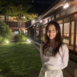 ドラマ『言霊荘』堀田真由、料亭前の撮影オフショット公開