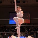 SKE48・荒井優希、辰巳リカ選手と大熱戦