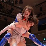 SKE48・荒井優希、辰巳リカ選手と大熱戦