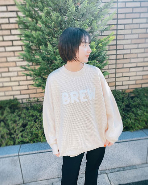 平祐奈、マネージャーとオソロの白ニット姿を公開
