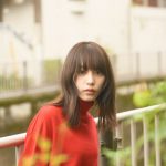 南沙良、自身初のカレンダーを発売 映画のようなワンシーンを収録