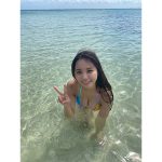 NMB48 本郷柚巴、ジューシーボディ炸裂の水着オフショット披露