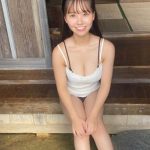 NMB48 本郷柚巴、大自然に映える水着オフショットで美バスト大胆披露